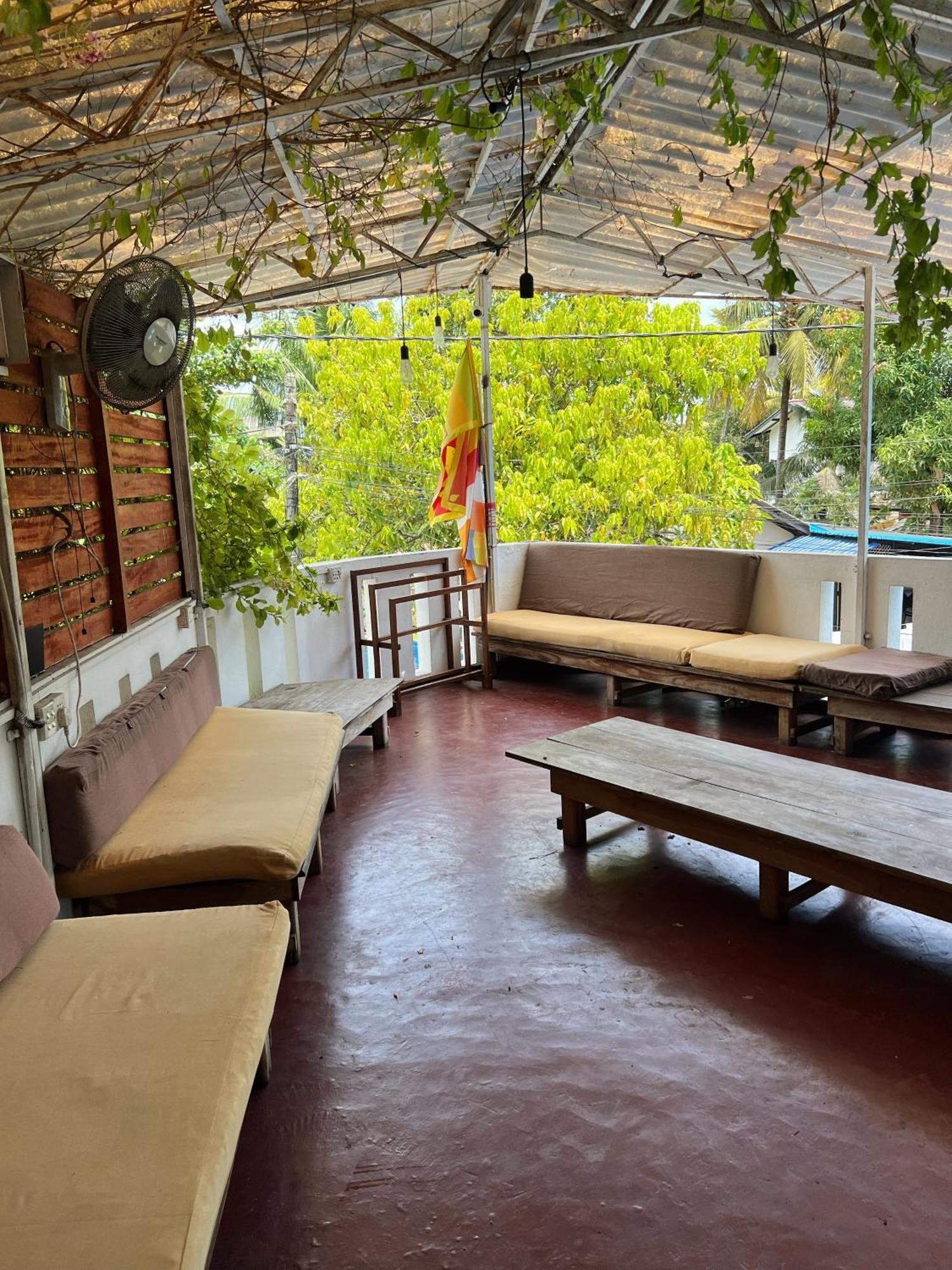 Hari Hari Hostel Weligama Esterno foto