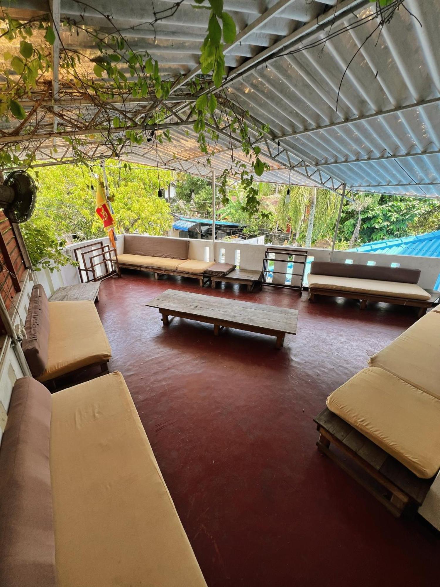 Hari Hari Hostel Weligama Esterno foto