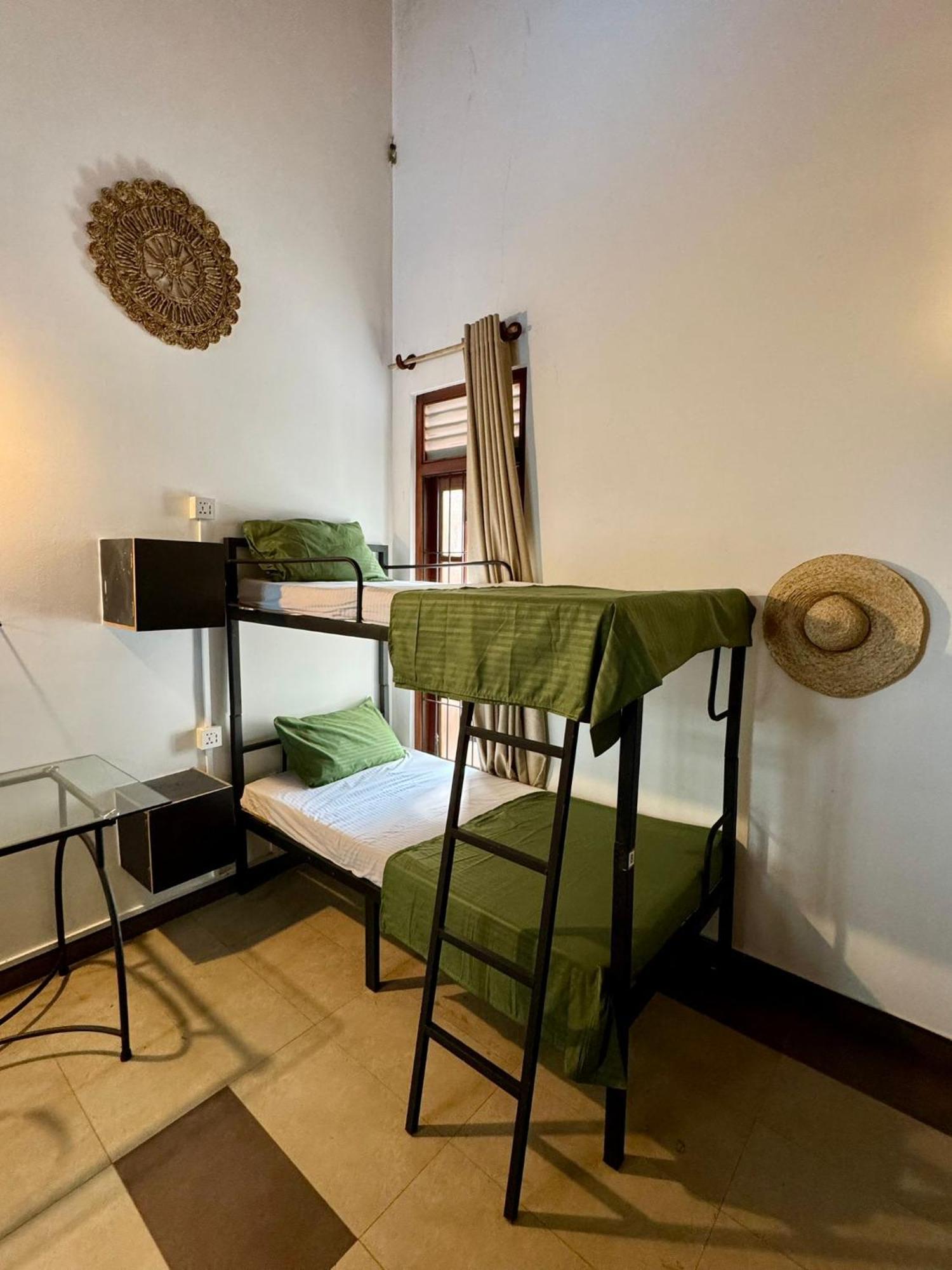 Hari Hari Hostel Weligama Esterno foto